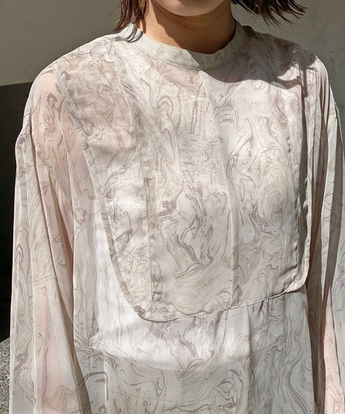 Marient（マリエント）の「マーブルシアーカフタンPO/シフォンブラウス（シャツ/ブラウス・レディース・ベージュ/ブラウン・FREE）」の5枚目の写真