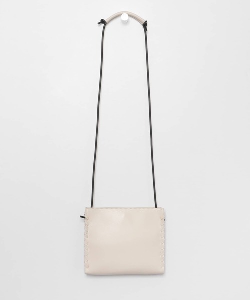 URBAN RESEARCH DOORS（アーバンリサーチドアーズ）の「ラバーストリングショルダーバッグ（ショルダーバッグ・レディース・ホワイト/ブラック・ONE）」の9枚目の写真