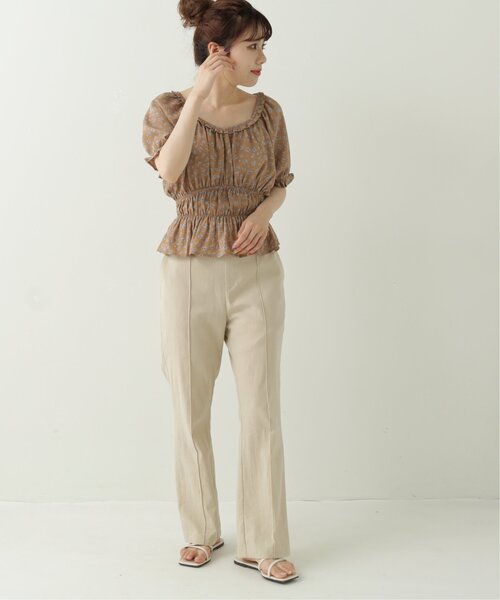 RAY CASSIN（レイカズン）の「飛び花柄シャーリングブラウス（シャツ/ブラウス・レディース・ネイビー/ベージュ/キナリ・FREE）」の10枚目の写真