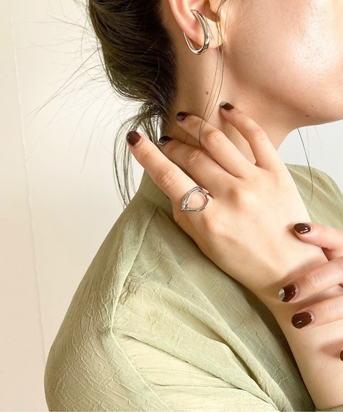 y/m by RIKA（イムバイリカ）の「オーバルイヤカフ（イヤーカフ・レディース・シルバー/ゴールド・FREE）」の8枚目の写真