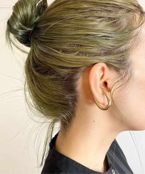 y/m by RIKA（イムバイリカ）の「オーバルイヤカフ（イヤーカフ・レディース・シルバー/ゴールド・FREE）」の7枚目の写真