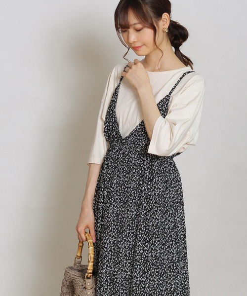 Crisp(クリスプ)の「フラワープリーツキャミワンピース(ワンピース・レディース・ホワイト/ブラック/アイボリー・FREE)」の12枚目の写真