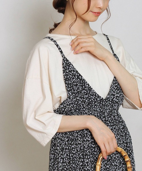 Crisp(クリスプ)の「フラワープリーツキャミワンピース(ワンピース・レディース・ホワイト/ブラック/アイボリー・FREE)」の13枚目の写真