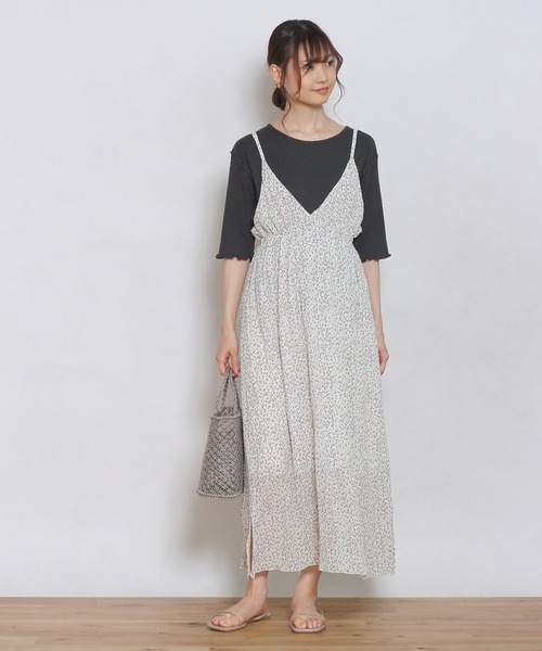 Crisp(クリスプ)の「フラワープリーツキャミワンピース(ワンピース・レディース・ホワイト/ブラック/アイボリー・FREE)」の17枚目の写真