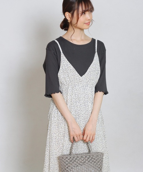 Crisp(クリスプ)の「フラワープリーツキャミワンピース(ワンピース・レディース・ホワイト/ブラック/アイボリー・FREE)」の20枚目の写真