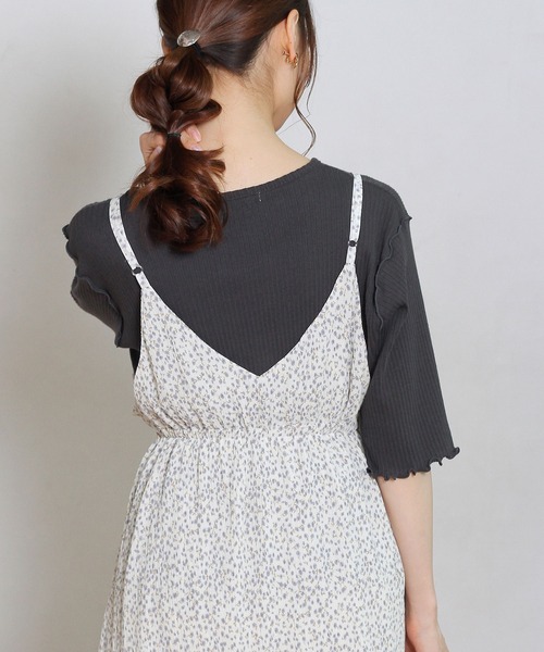 Crisp(クリスプ)の「フラワープリーツキャミワンピース(ワンピース・レディース・ホワイト/ブラック/アイボリー・FREE)」の22枚目の写真