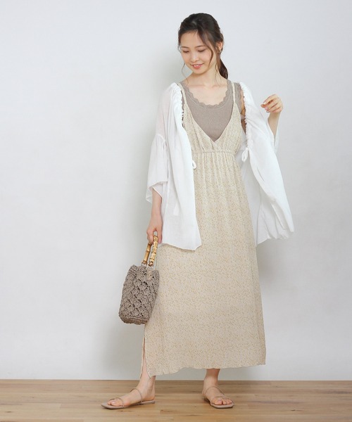 Crisp(クリスプ)の「フラワープリーツキャミワンピース(ワンピース・レディース・ホワイト/ブラック/アイボリー・FREE)」の4枚目の写真