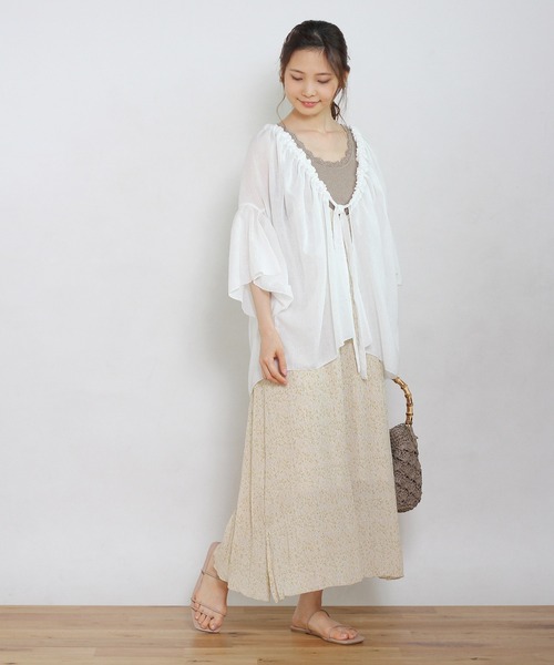 Crisp(クリスプ)の「フラワープリーツキャミワンピース(ワンピース・レディース・ホワイト/ブラック/アイボリー・FREE)」の7枚目の写真