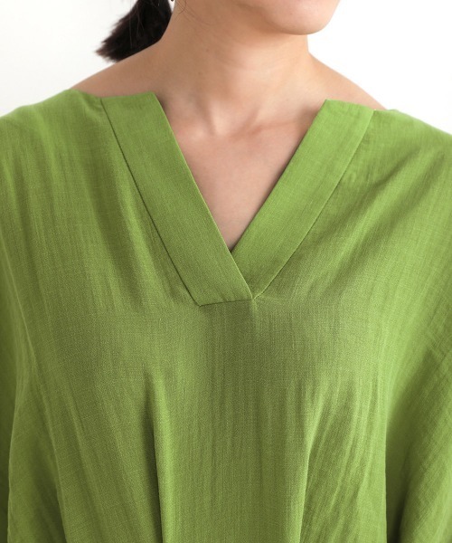 Bou Jeloud(ブージュルード)の「スキッパータックブラウス(シャツ/ブラウス・レディース・ネイビー/オフホワイト/グリーン/A・38)」の21枚目の写真