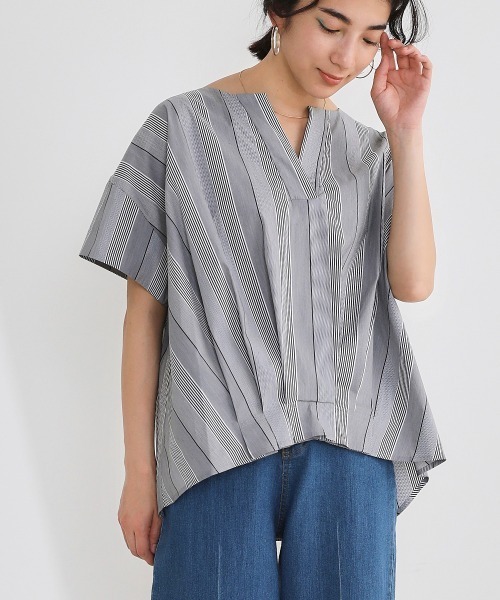 Bou Jeloud(ブージュルード)の「スキッパータックブラウス(シャツ/ブラウス・レディース・ネイビー/オフホワイト/グリーン/A・38)」の12枚目の写真