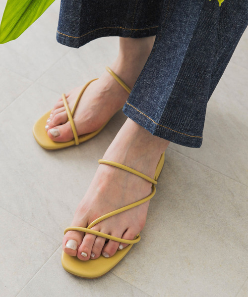 URBAN RESEARCH（アーバンリサーチ）の「チューブストラップサンダル（サンダル・レディース・ブラック/ブラウン/イエロー・36/37/38）」の5枚目の写真