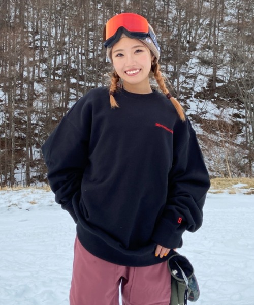 DC（ディーシー）の「【ムラサキスポーツ別注】DC/ディーシー 撥水加工 刺繍ロゴ クルースウェット DPO214032（スウェット・メンズ・ブラック/カーキ/ベージュ・L/M/XL）」の2枚目の写真