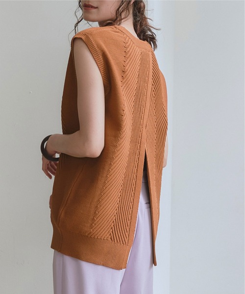 titivate（ティティベイト）の「ﾊﾞｯｸｽﾘｯﾄﾍﾘﾝﾎﾞｰﾝﾆｯﾄﾍﾞｽﾄ（ベスト・レディース・アイボリー/ライトグリーン/グレイッシュベージュ/ブラウン/ブラック・S/M/L）」の4枚目の写真