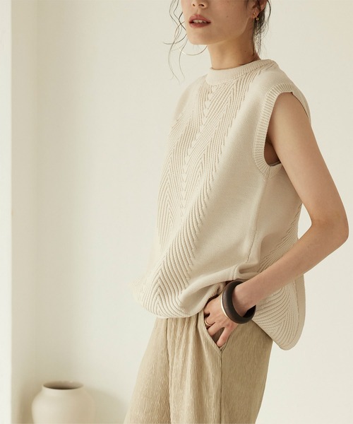 titivate（ティティベイト）の「ﾊﾞｯｸｽﾘｯﾄﾍﾘﾝﾎﾞｰﾝﾆｯﾄﾍﾞｽﾄ（ベスト・レディース・アイボリー/ライトグリーン/グレイッシュベージュ/ブラウン/ブラック・S/M/L）」の14枚目の写真