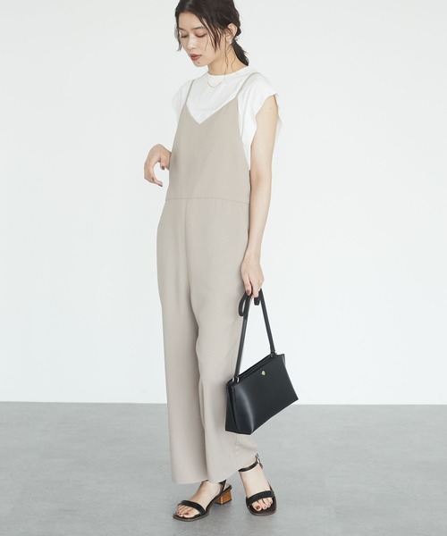 Green Parks(グリーンパークス)の「リラックスサロペット*(サロペット/オーバーオール・レディース・ブラック/ベージュ・FREE)」の1枚目の写真