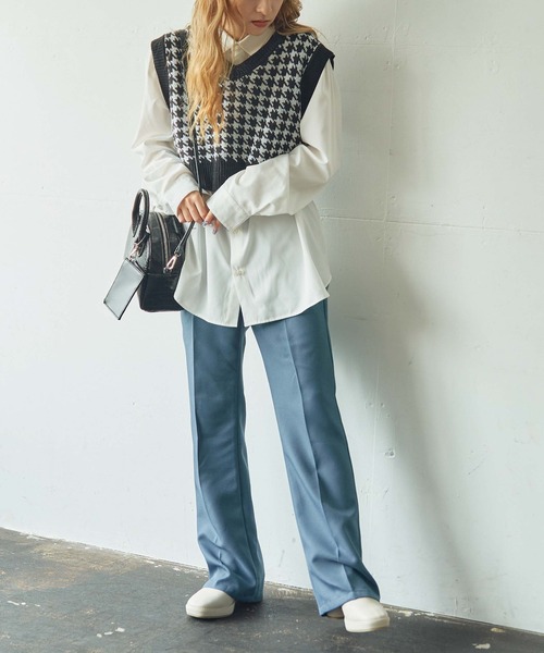 WEGO（ウィゴー）の「WEGO/センタープレスフレアパンツ（スラックス・レディース・オレンジ/ホワイト/グリーン/ブルー/ブラック・MEDIUM/SMALL）」の12枚目の写真