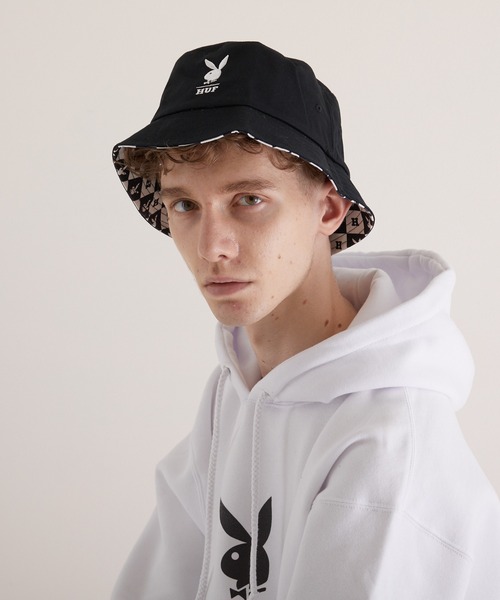 PLAYBOY（プレイボーイ）の「ハフ×プレイボーイリバーシブルバケットハット  HUF×PLAYBOY REVERSIBLE BUCKET HAT HT00566（ハット・メンズ・ブラック・MEDIUM/SMALL）」の3枚目の写真