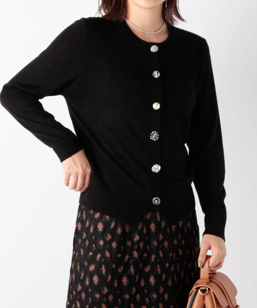 Torrazzo Donna(トラッゾドンナ)の「◇【WEB限定】【TORRAZZO DONNA/ トラッゾドンナ】ビジュー付きカーディガン(カーディガン/ボレロ・レディース・ブラック/オフホワイト/ピンク/グリーン/キャメル・FREE)」の3枚目の写真