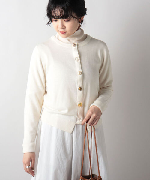 Torrazzo Donna(トラッゾドンナ)の「◇【WEB限定】【TORRAZZO DONNA/ トラッゾドンナ】ビジュー付きカーディガン(カーディガン/ボレロ・レディース・ブラック/オフホワイト/ピンク/グリーン/キャメル・FREE)」の6枚目の写真