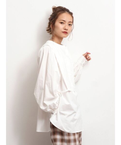 Ungrid(アングリッド)の「ヨークデザインピンタックシャツ(シャツ/ブラウス・レディース・ブラック/オフホワイト/イエロー・FREE)」の13枚目の写真