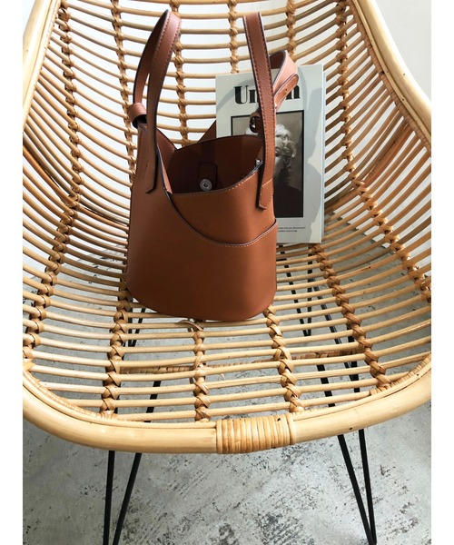 210nouve(トゥージュヌーブ)の「2WAYフェイクレザーバケツバッグ(ハンドバッグ・レディース・ホワイト/ブラック/ブラウン/キャメル・FREE)」の17枚目の写真