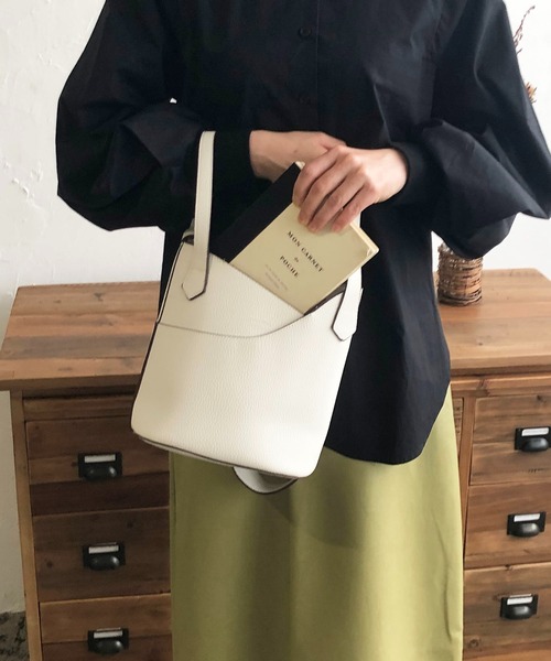 210nouve(トゥージュヌーブ)の「2WAYフェイクレザーバケツバッグ(ハンドバッグ・レディース・ホワイト/ブラック/ブラウン/キャメル・FREE)」の15枚目の写真