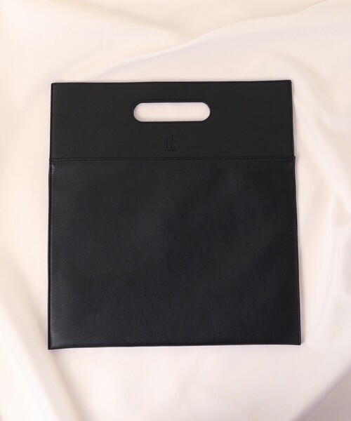 tk.TAKEO KIKUCHI（ティーケータケオキクチ）の「【WEB限定】FLシンプルクラッチ（クラッチバッグ・レディース・ブラック系5/ネイビー/ブラック・00）」の2枚目の写真