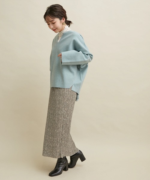 VIS(ビス)の「すっきりシルエット。フラワープリントプリーツスカート(スカート・レディース・ダークグリーン/ベージュ系その他・FREE)」の3枚目の写真