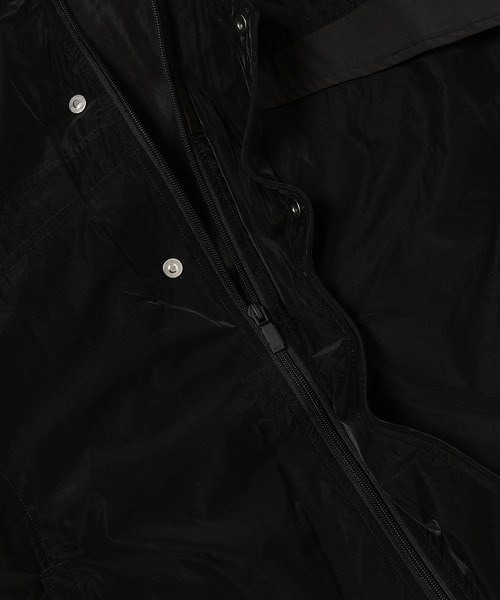 C2H4(シーツーエイチフォー)の「ARC PANELLED CONSTRUCTION TRACK JACKET(その他アウター・メンズ・ブラック・L/M)」の4枚目の写真