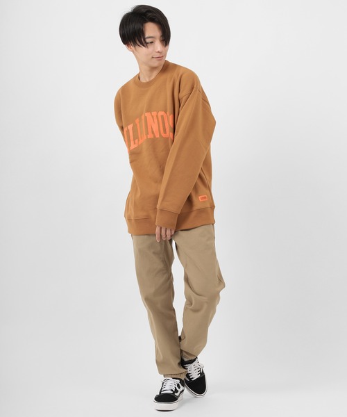 UNIVERSAL OVERALL（ユニバーサルオーバーオール）の「【UNIVERSAL OVERALL/ユニバーサルオーバーオール】 カレッジロゴ オーバーサイズ スウェット/【ILLINOIS】プリント（スウェット・メンズ・ホワイト/グリーン/ライトブラウン/ネイビー/グレー・M/L/XL）」の15枚目の写真