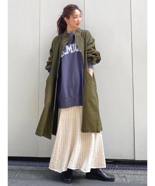 Ungrid（アングリッド）の「ビッグシルエットロゴスウェット ( トレーナー / カレッジロゴ )（スウェット・レディース・ライトグレー/ネイビー・FREE）」の15枚目の写真