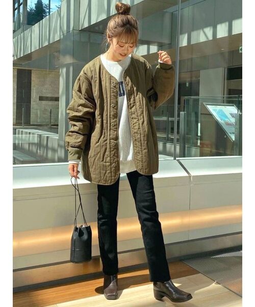 Ungrid（アングリッド）の「ビッグシルエットロゴスウェット ( トレーナー / カレッジロゴ )（スウェット・レディース・ライトグレー/ネイビー・FREE）」の17枚目の写真