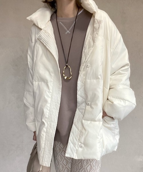 Re:EDIT(リエディ)の「スタンドカラーファイバーダウンジャケット(ダウンジャケット/コート・レディース・ブラック/オフホワイト/モカ/アイボリー・FREE)」の2枚目の写真