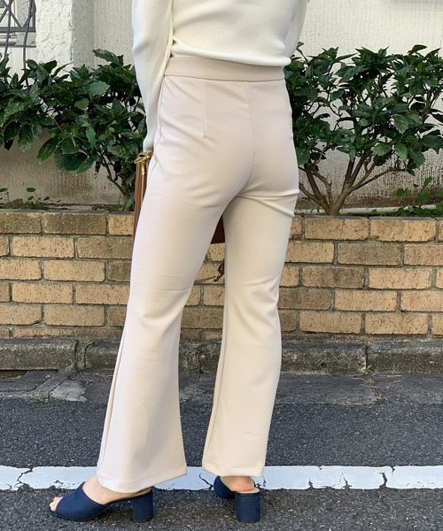 Jewelobe（ジュエローブ）の「カットジョーゼットフレアクロップドパンツ（スラックス・レディース・ブラック/ベージュ・M/S）」の11枚目の写真