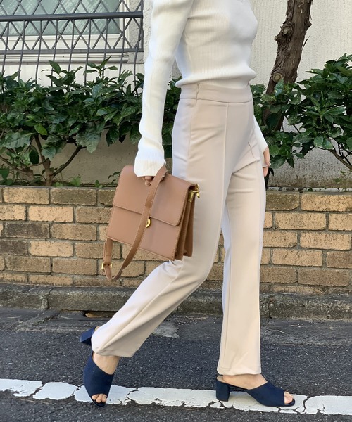 Jewelobe（ジュエローブ）の「カットジョーゼットフレアクロップドパンツ（スラックス・レディース・ブラック/ベージュ・M/S）」の17枚目の写真