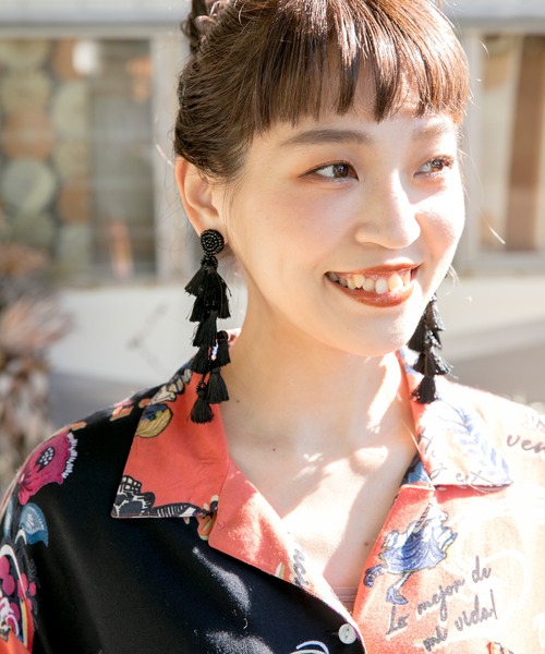 チャイハネ(チャイハネ)の「【チャイハネ】フリンジリーフピアス(ピアス(両耳用)・レディース・ブラック/ベージュ/レッド/ブルー・FREE)」の1枚目の写真