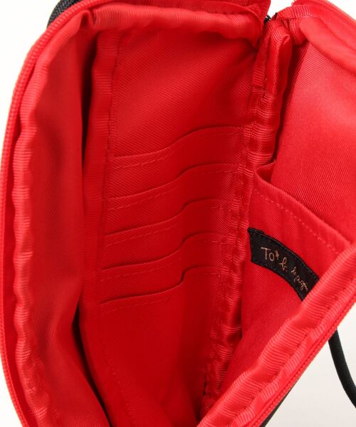To b. by agnes b.(トゥービーバイアニエスベー)の「WS98 POCHETTE ロゴマルチポシェット(バックパック/リュック・レディース・ブラック・FREE)」の12枚目の写真