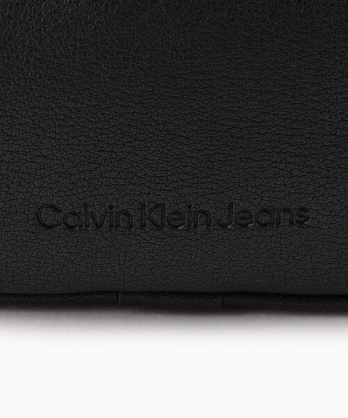 Calvin Klein（カルバン・クライン）の「PUレザー ウエスト バッグ（ボディバッグ/ウエストポーチ・レディース・ブラック/オフホワイト・FREE）」の6枚目の写真