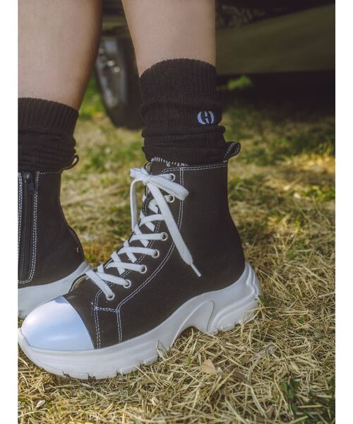 EMODA（エモダ）の「ロゴルーズソックス（ソックス/靴下・レディース・ブラック/ホワイト・FREE）」の2枚目の写真