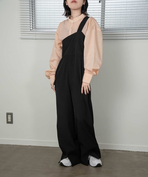 lawgy（ラウジー）の「asymmetry design all in one（つなぎ/オールインワン・レディース・グレイッシュベージュ/ブラック・FREE）」の2枚目の写真