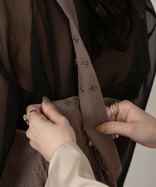 lawgy（ラウジー）の「asymmetry design all in one（つなぎ/オールインワン・レディース・グレイッシュベージュ/ブラック・FREE）」の17枚目の写真