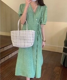 MAISON BREEZE（メゾンブリーズ）の「小花柄が旬。ラップ巻きでアクセントのきいたロマンチックワンピース。【MAISON BREEZE】小花柄パフスリーブラップワンピース SCCH140（ワンピース）」