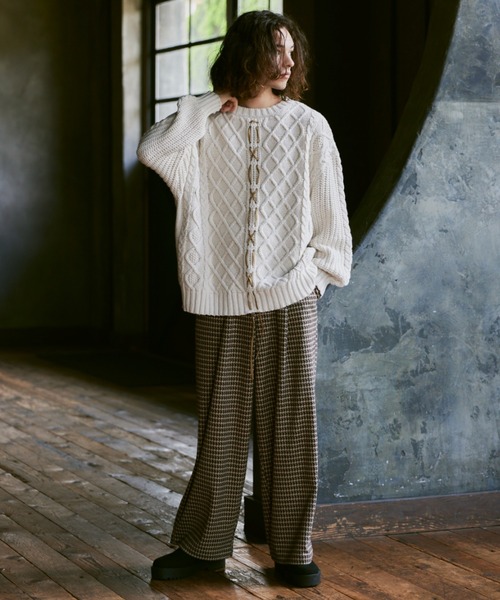 CASPER JOHN（キャスパージョン）の「Both sides lace knit/ボースサイズレースニット（ニット/セーター・メンズ・グリーン/レッド/ホワイト/ブラック・SMALL/MEDIUM/LARGE）」の7枚目の写真