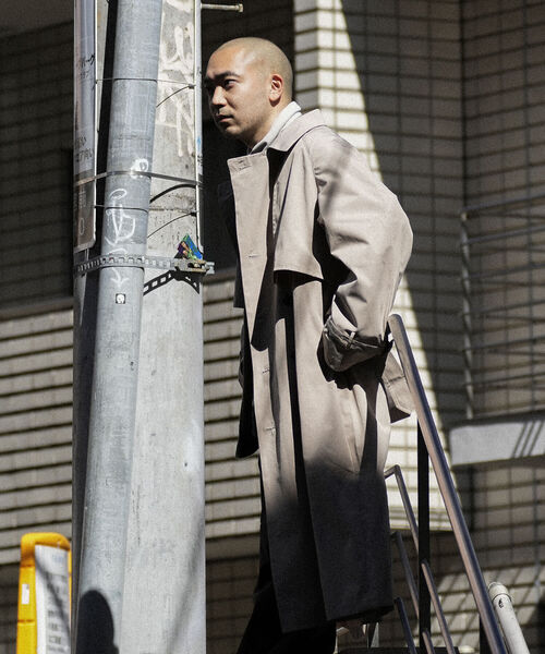 BeAMS DOT(ビームスドット)の「【WEB限定】BeAMS DOT / ビッグシルエット トレンチコート(トレンチコート・メンズ・ブラック/ベージュ・MEDIUM/LARGE)」の11枚目の写真