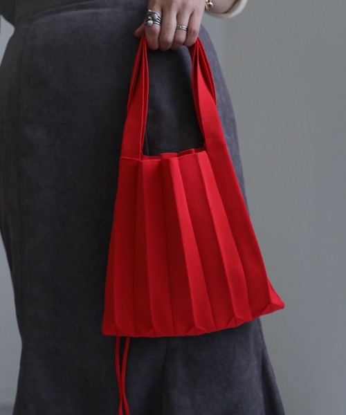 ap retro(アプレトロ)の「プリーツニットバッグ(ハンドバッグ・レディース・ネイビー/レッド/ブルー/グリーン/アイボリー・FREE)」の5枚目の写真