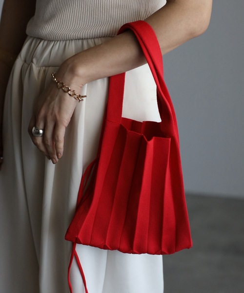 ap retro(アプレトロ)の「プリーツニットバッグ(ハンドバッグ・レディース・ネイビー/レッド/ブルー/グリーン/アイボリー・FREE)」の6枚目の写真