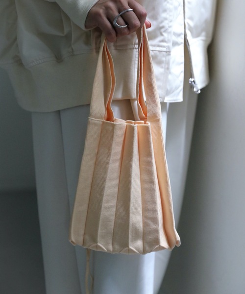 ap retro(アプレトロ)の「プリーツニットバッグ(ハンドバッグ・レディース・ネイビー/レッド/ブルー/グリーン/アイボリー・FREE)」の9枚目の写真