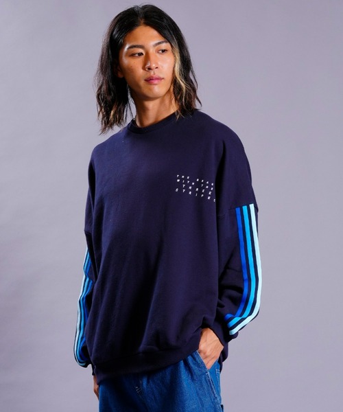 adidas(アディダス)の「adidas/アディダス クルーネックスウェット ワンポイントトレーナー/3ストライプス 裏毛/ユニセックス DO232(スウェット・メンズ・ブラック/ネイビー/グレー/ベージュ・S/M/L/2XL/XL/3XL)」の4枚目の写真