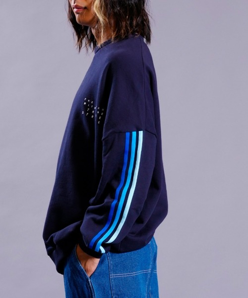 adidas(アディダス)の「adidas/アディダス クルーネックスウェット ワンポイントトレーナー/3ストライプス 裏毛/ユニセックス DO232(スウェット・メンズ・ブラック/ネイビー/グレー/ベージュ・S/M/L/2XL/XL/3XL)」の7枚目の写真