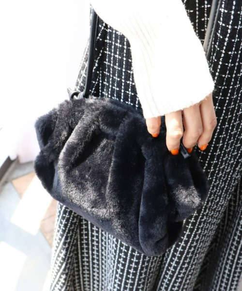 moment+（モーメントプラス）の「クラウドファーミニショルダーバッグ（ショルダーバッグ・レディース・アイボリー/パープル/ブラック・FREE）」の4枚目の写真